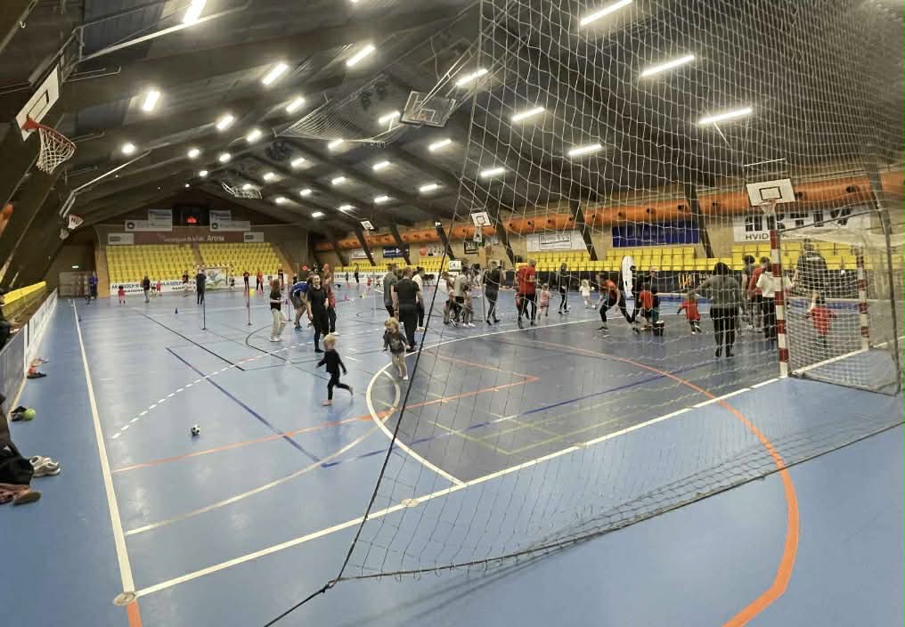 Hadsten Håndbold: 𝐏𝐫ø𝐯 𝐯𝐨𝐫𝐞𝐬 𝐓𝐫𝐢𝐥𝐥𝐞 𝐓𝐫𝐨𝐥𝐥𝐞 𝐨𝐠 𝐚𝐧𝐝𝐫𝐞 𝐛ø𝐫𝐧𝐞𝐭𝐫æ𝐧𝐢𝐧𝐠𝐞𝐫 𝐚𝐟 𝐢𝐧𝐝𝐞𝐧 𝐣𝐮𝐥 💙🧡